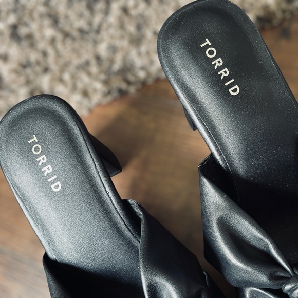 TORRID Soft Knot Square Heels • Size 10WW • Women - Picture 5 of 10